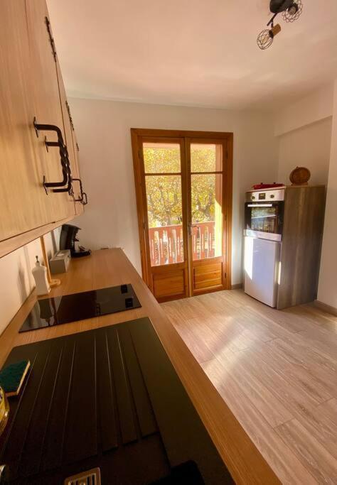 Charmant Appartement Renove Au Coeur Du Village Saint-Martin-Vesubie Luaran gambar