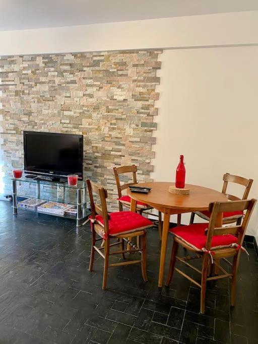 Charmant Appartement Renove Au Coeur Du Village Saint-Martin-Vesubie Luaran gambar